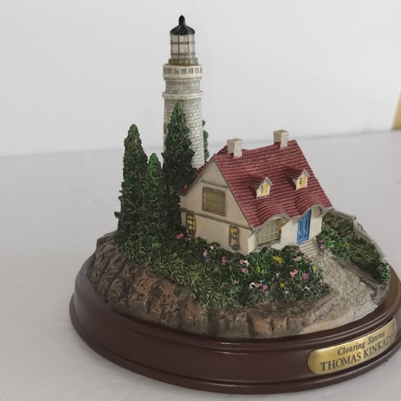 Thomas Kinkade lighthouse sculpture - Picture 3 of 14